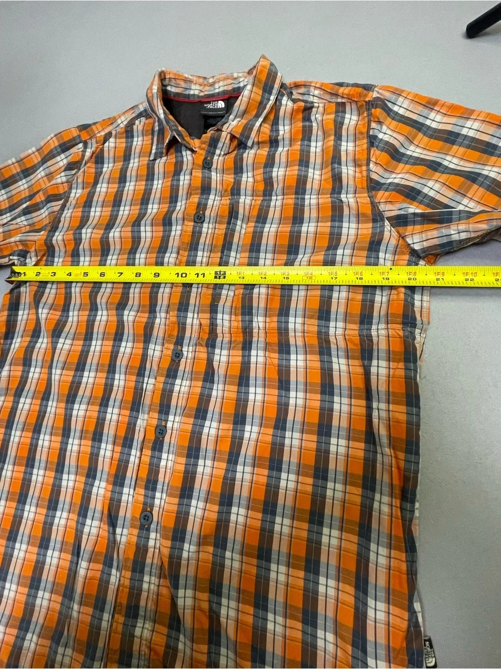 The North Face Men’s M Regular Plaid Short Sleeve Button-Up Point Collar Pockets